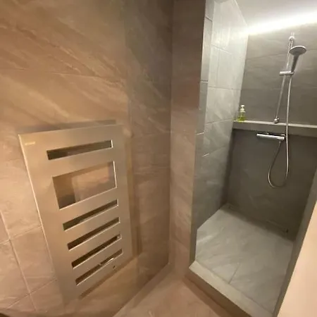 De 120m2 Διαμέρισμα *